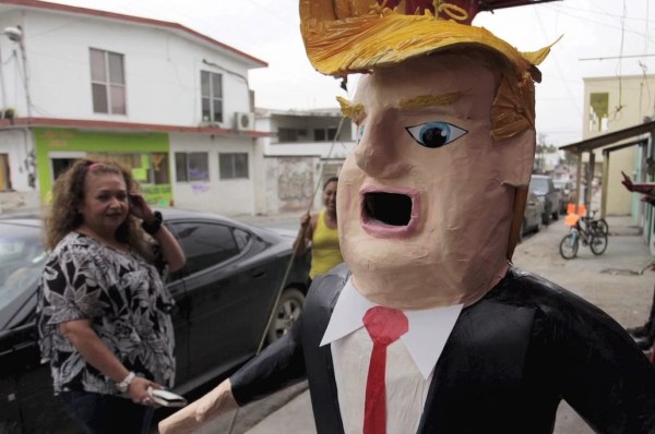 trump-effigy